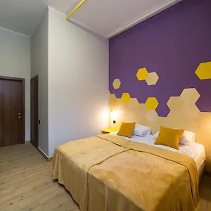 Hotel Bee Station, Kyiv